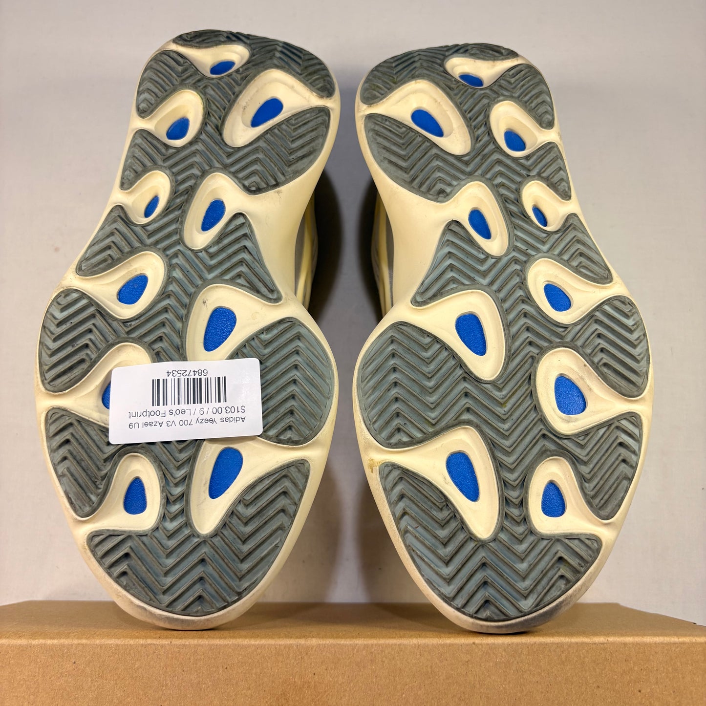 Adidas Yeezy 700 V3 Azael U9