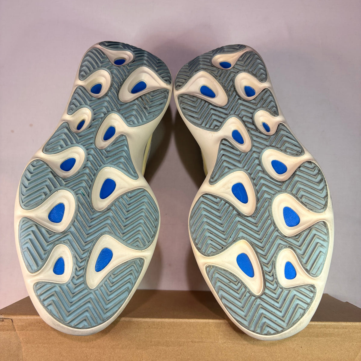 adidas Yeezy 700 V3 Azael U10.5