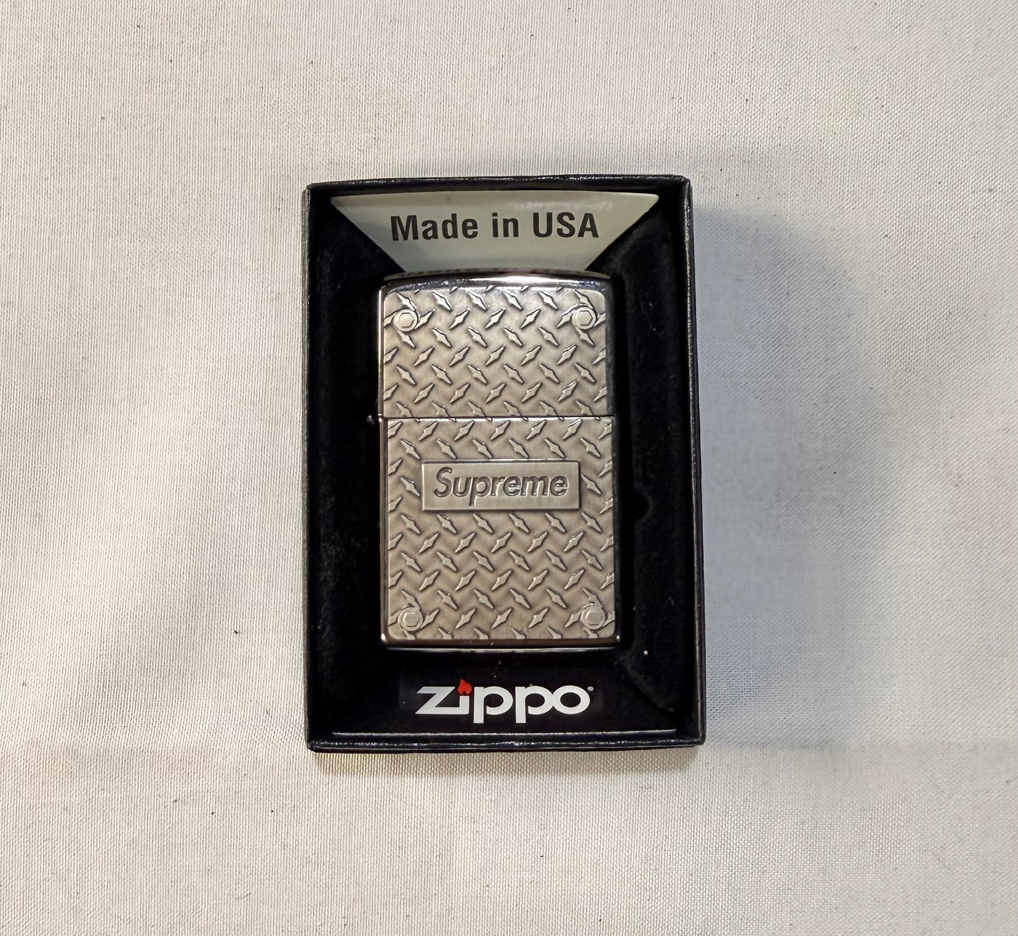 Supreme SS19 Diamond Plate Zippo