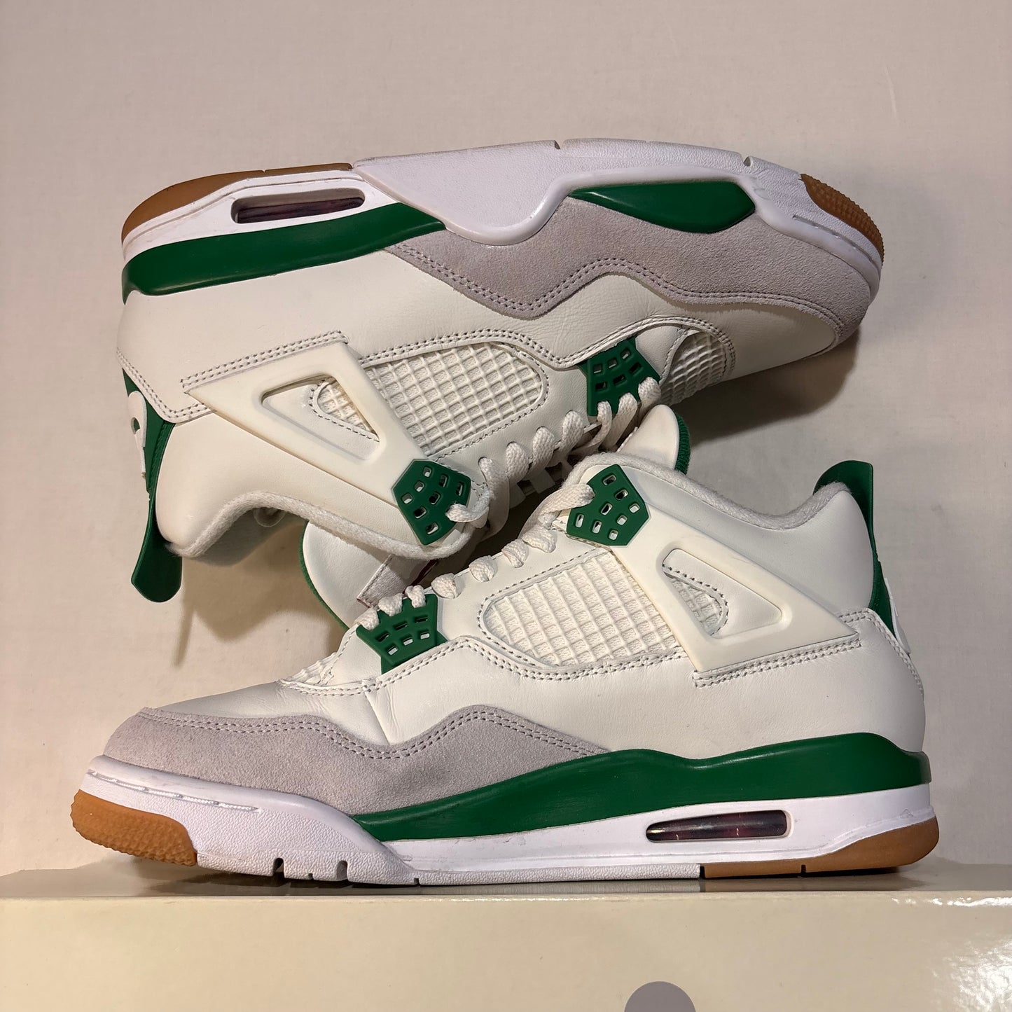 Jordan 4 Retro SB Pine Green U9