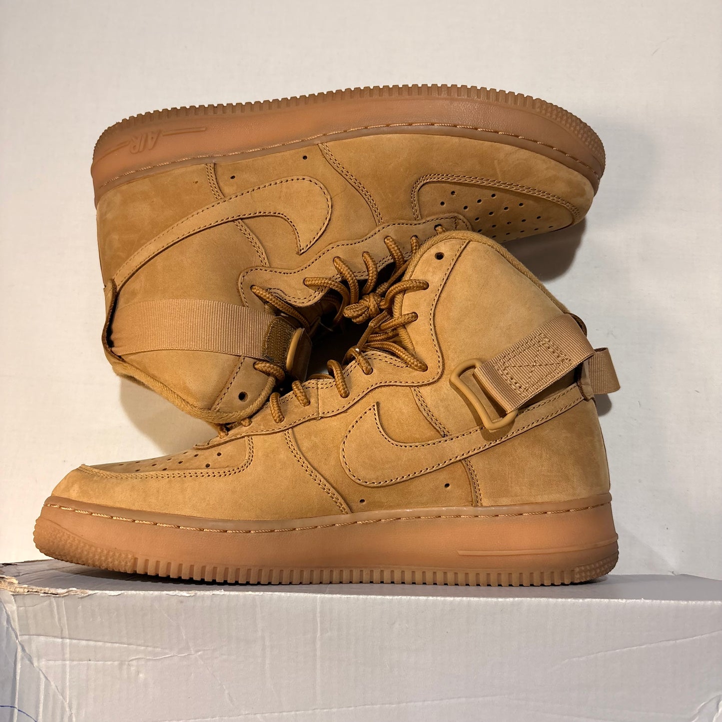Nike Air Force 1 High Wheat (2015) U8.5