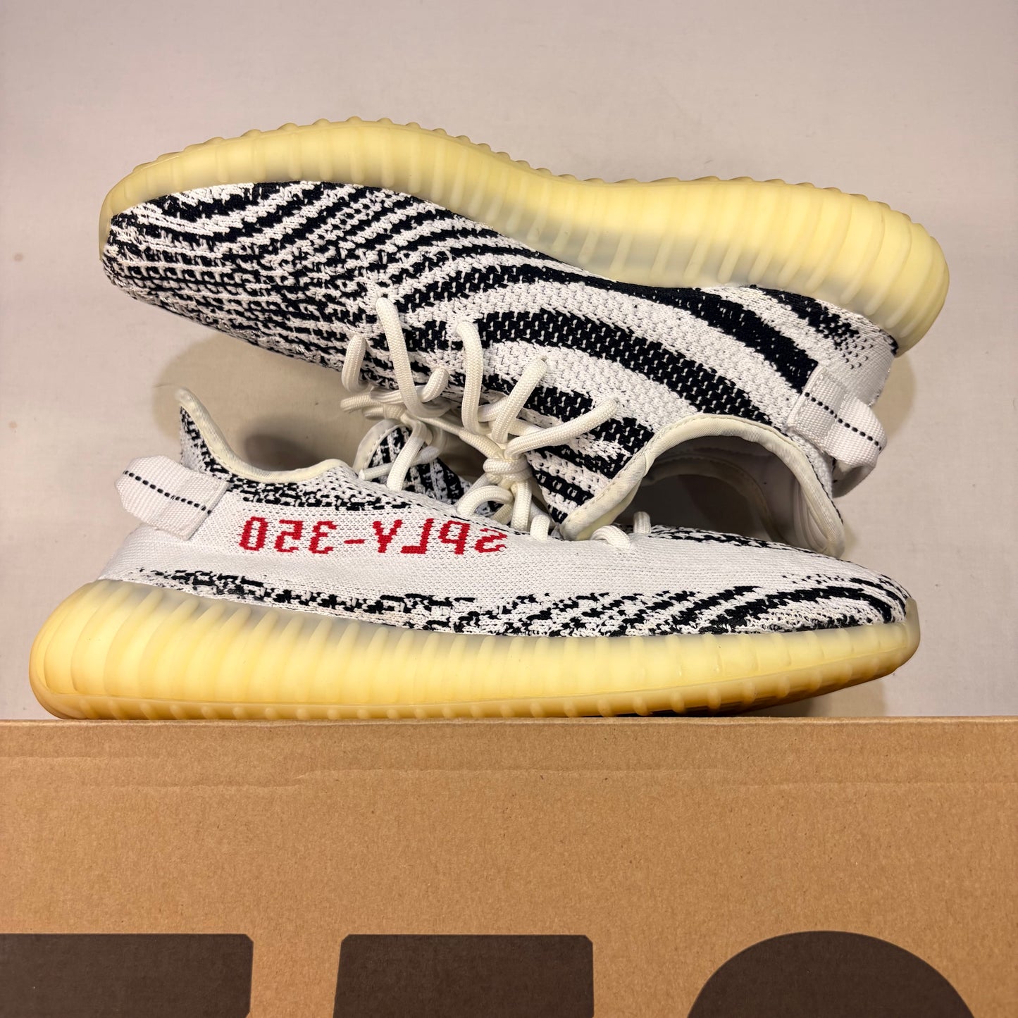 Adidas Yeezy Boost 350 V2 Zebra U9
