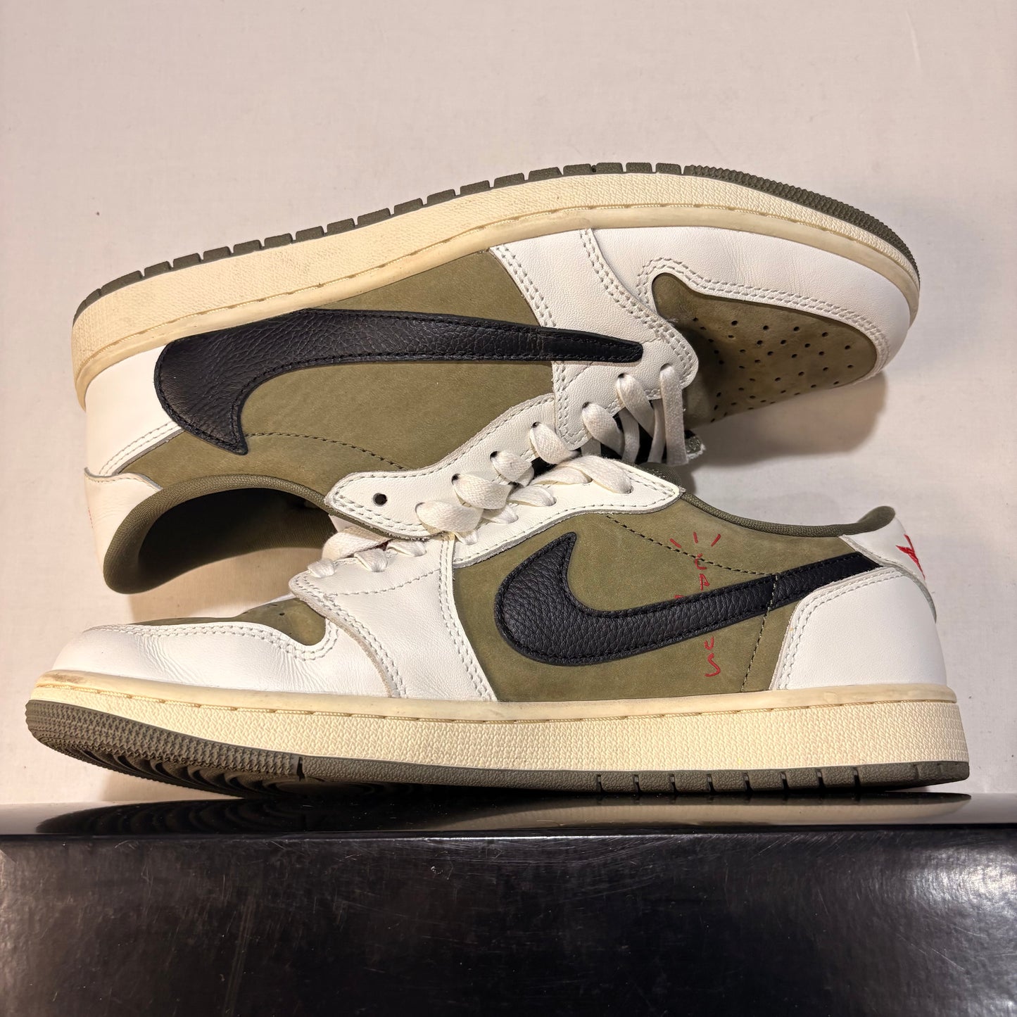 Jordan 1 Retro Low Travis Scott Medium Olive Sample U10.5