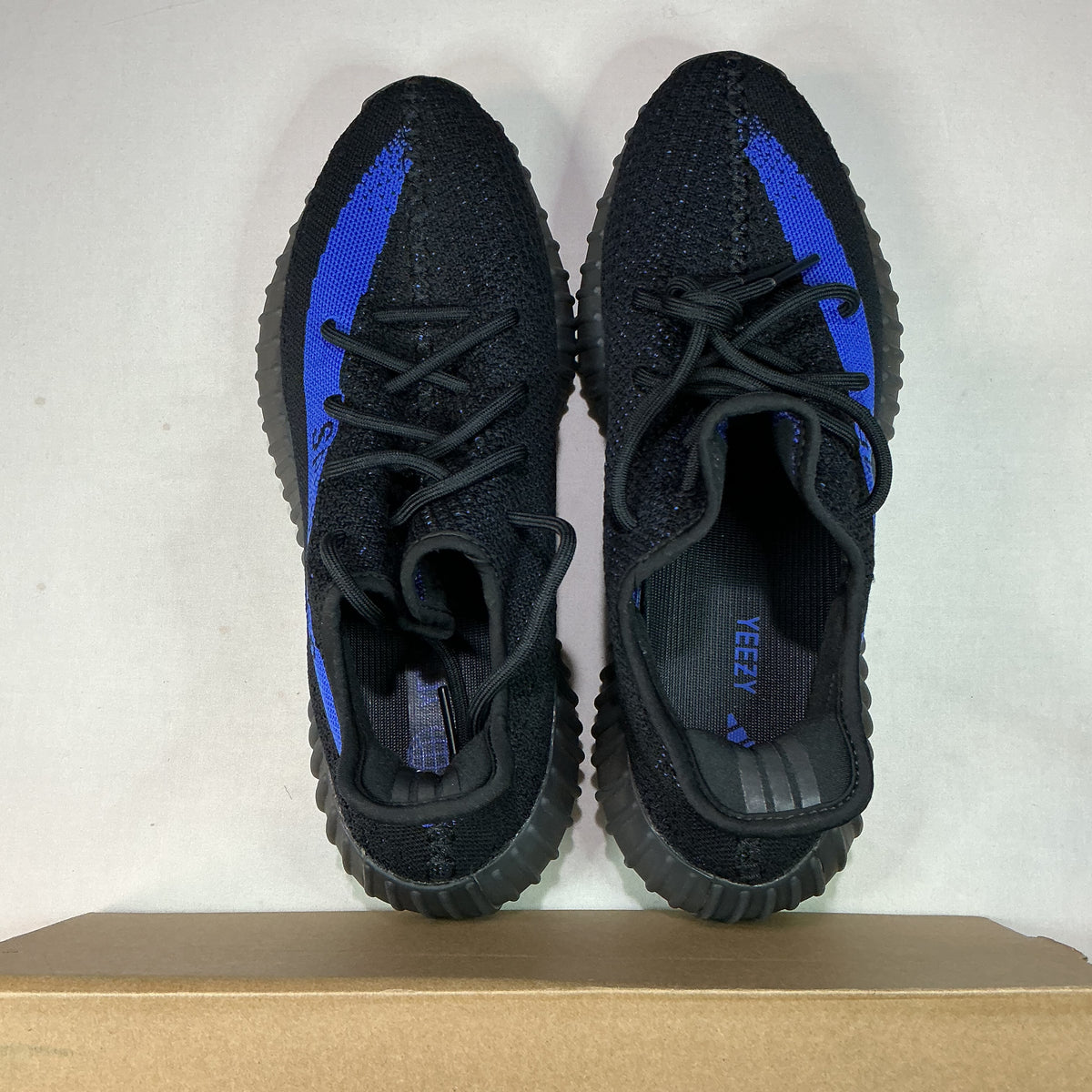 adidas Yeezy Boost 350 V2 Dazzling Blue U11.5