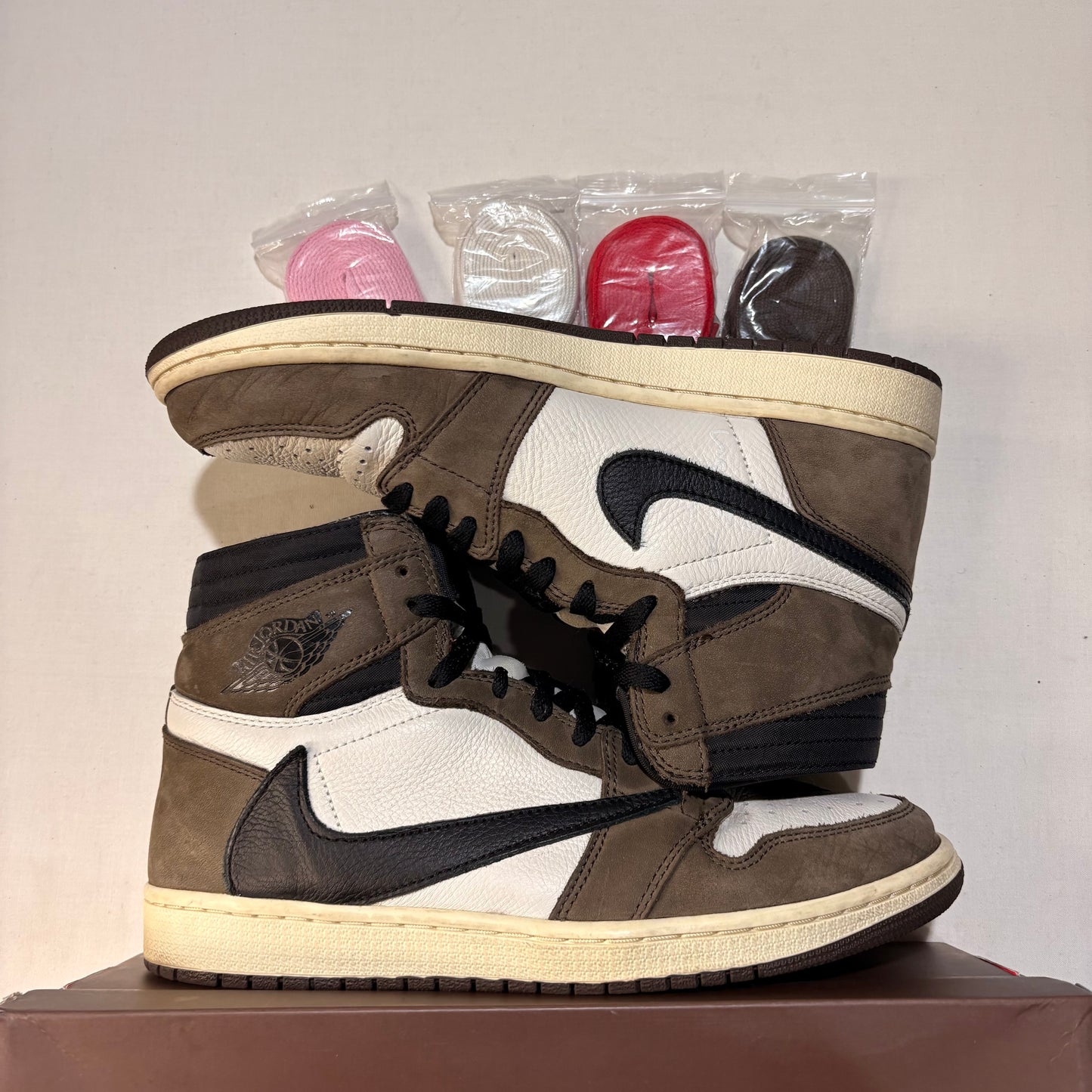 Jordan 1 Retro High Travis Scott Mocha U9.5