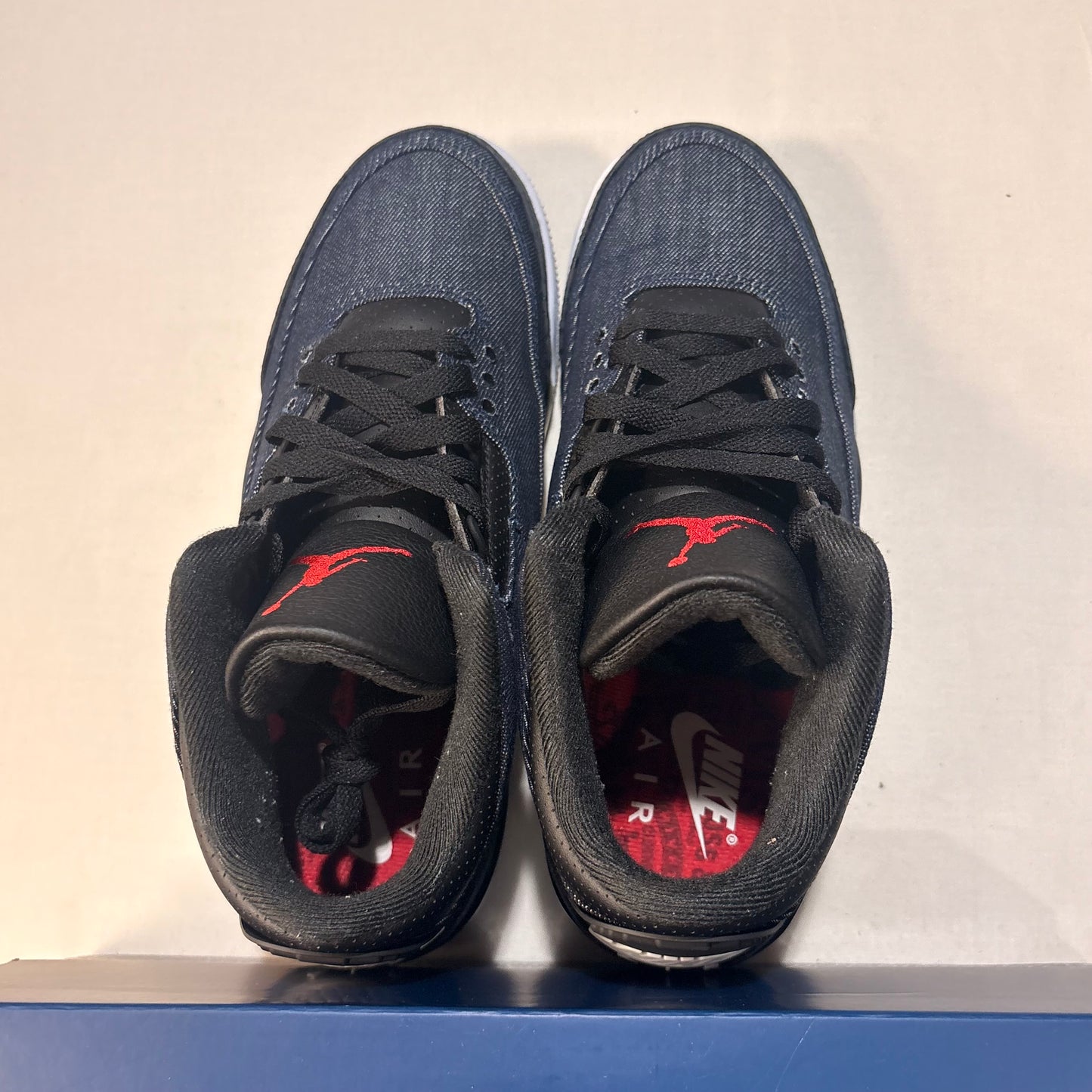 Jordan 3 Retro Levi's Indigo U8