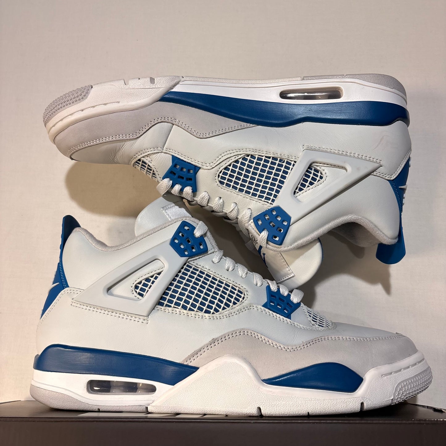 Jordan 4 Retro Military Blue (2024) U11