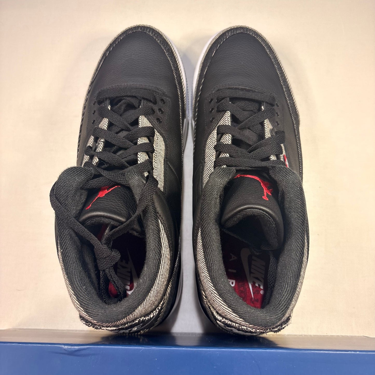 Jordan 3 Retro Levi's Black U10