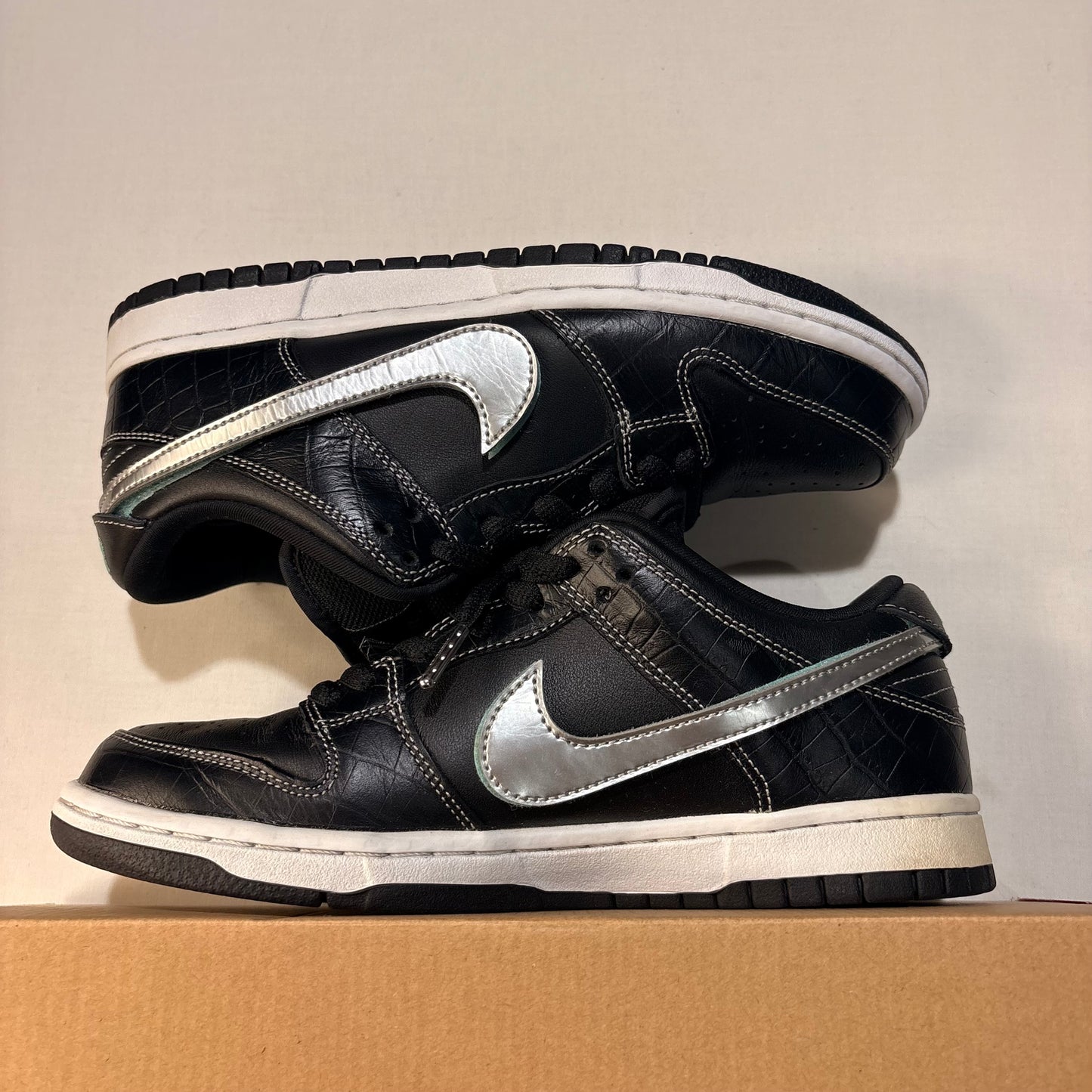Nike SB Dunk Low Diamond Supply Co. Black U7