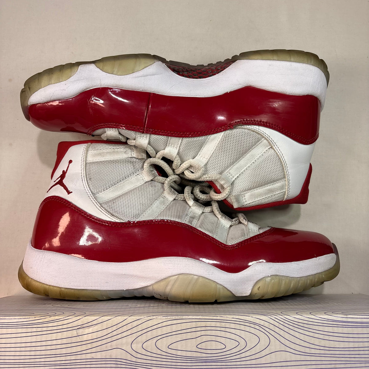 Jordan 11 Retro Cherry (2022) U10