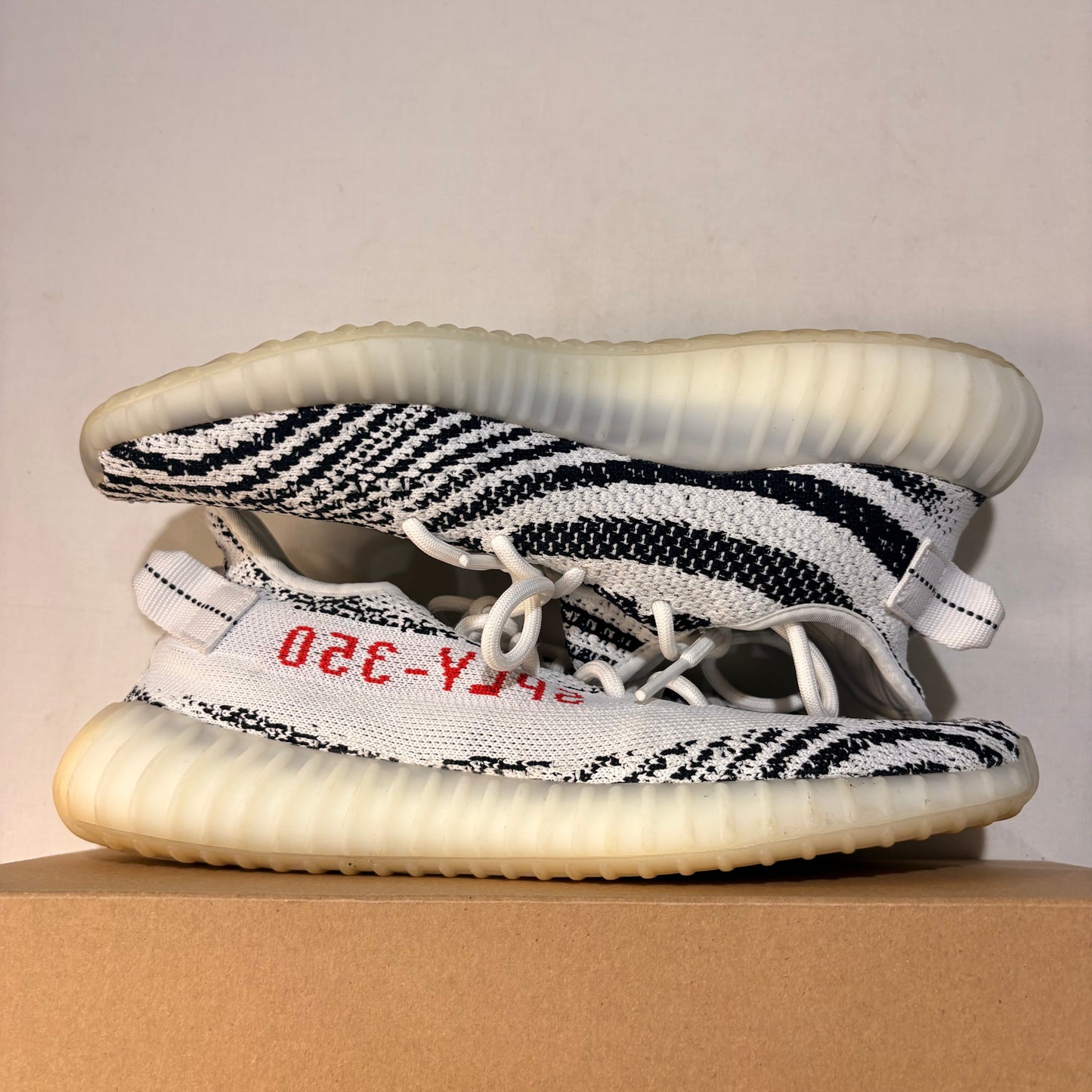 Adidas Yeezy 350 V2 Zebra U9.5