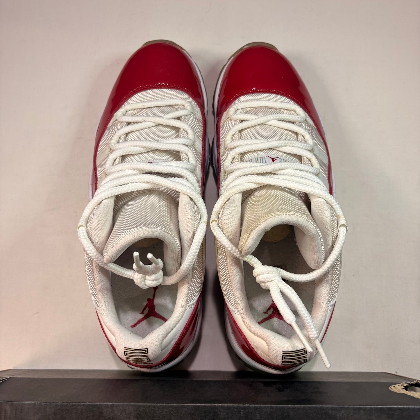 Jordan 11 Retro Low Cherry U10