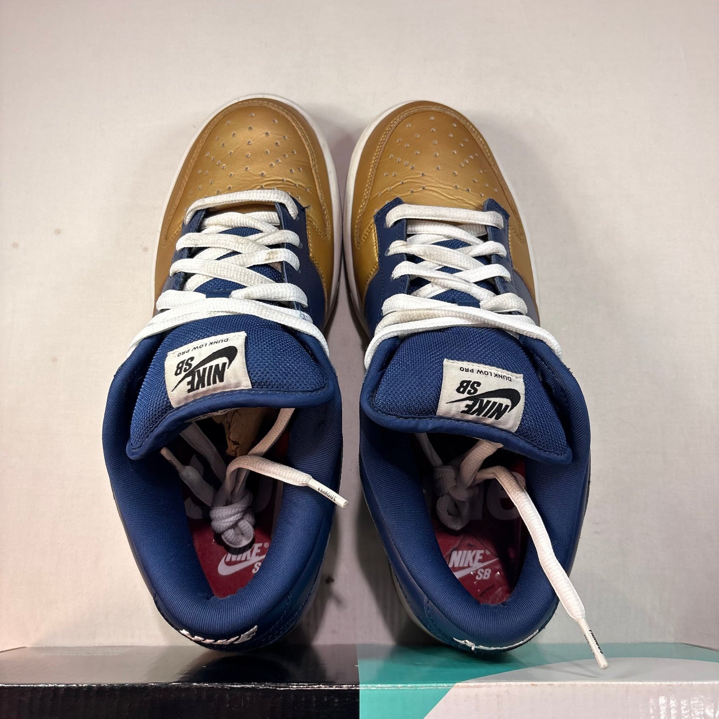 Supreme Sb Dunk Low Supreme Jewel Swoosh Gold U9.5