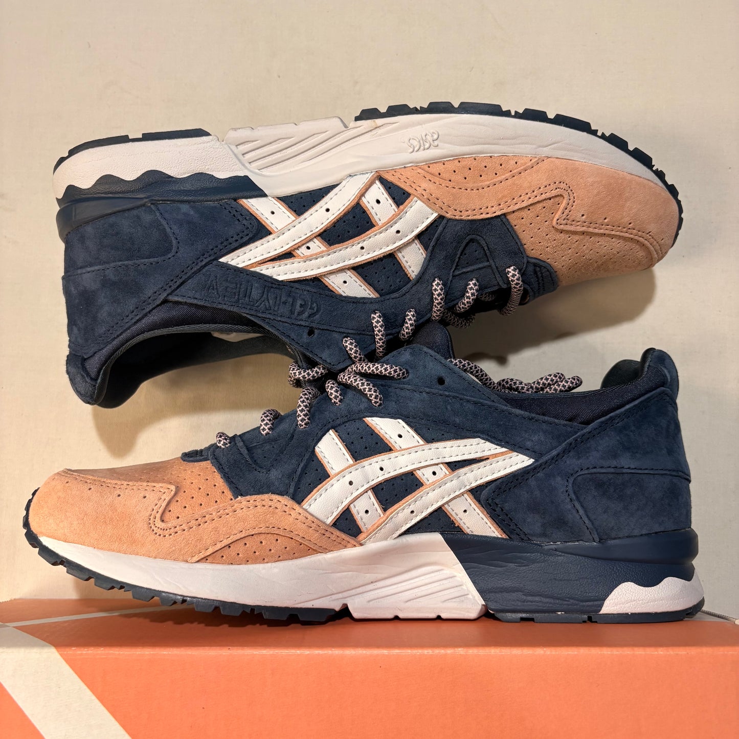 Asics Gel Lyte V Kith Salmon Toe U10