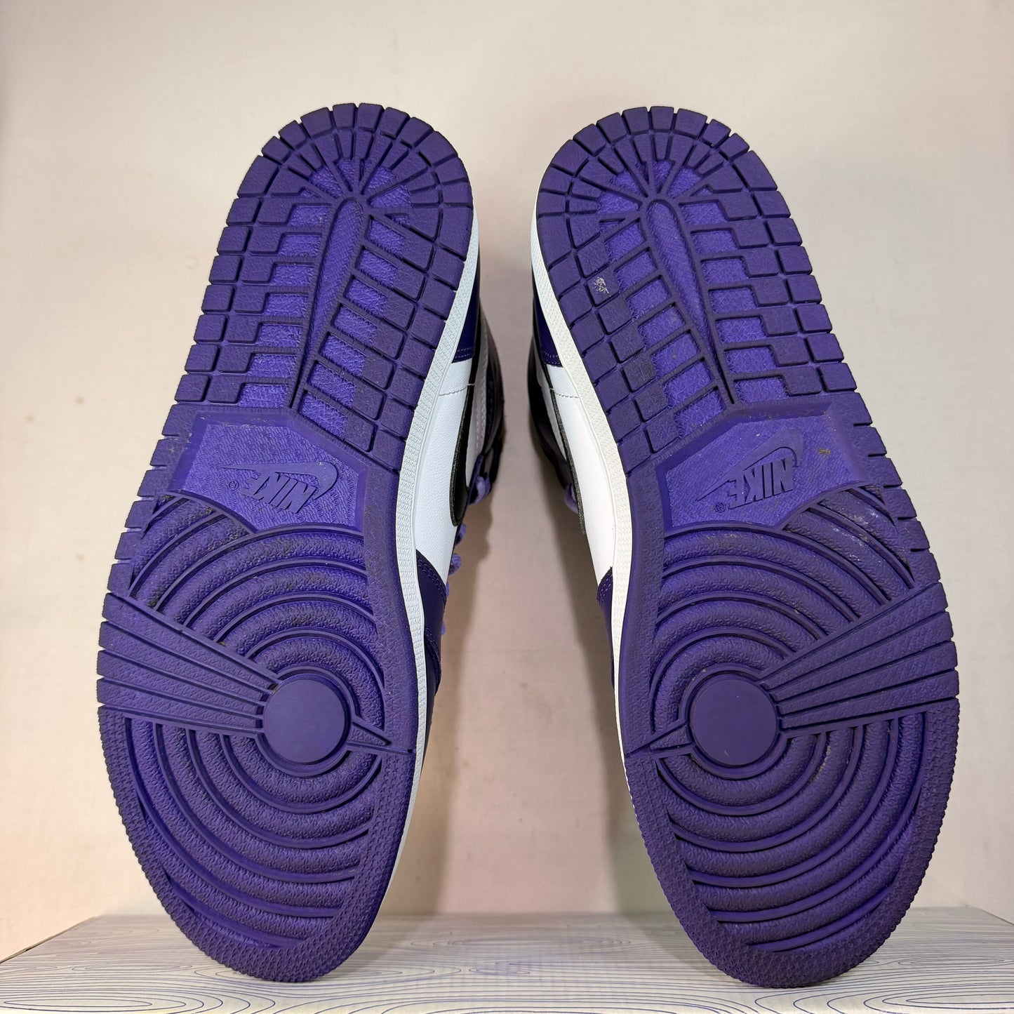 Jordan 1 Retro High Court Purple 2.0 U9