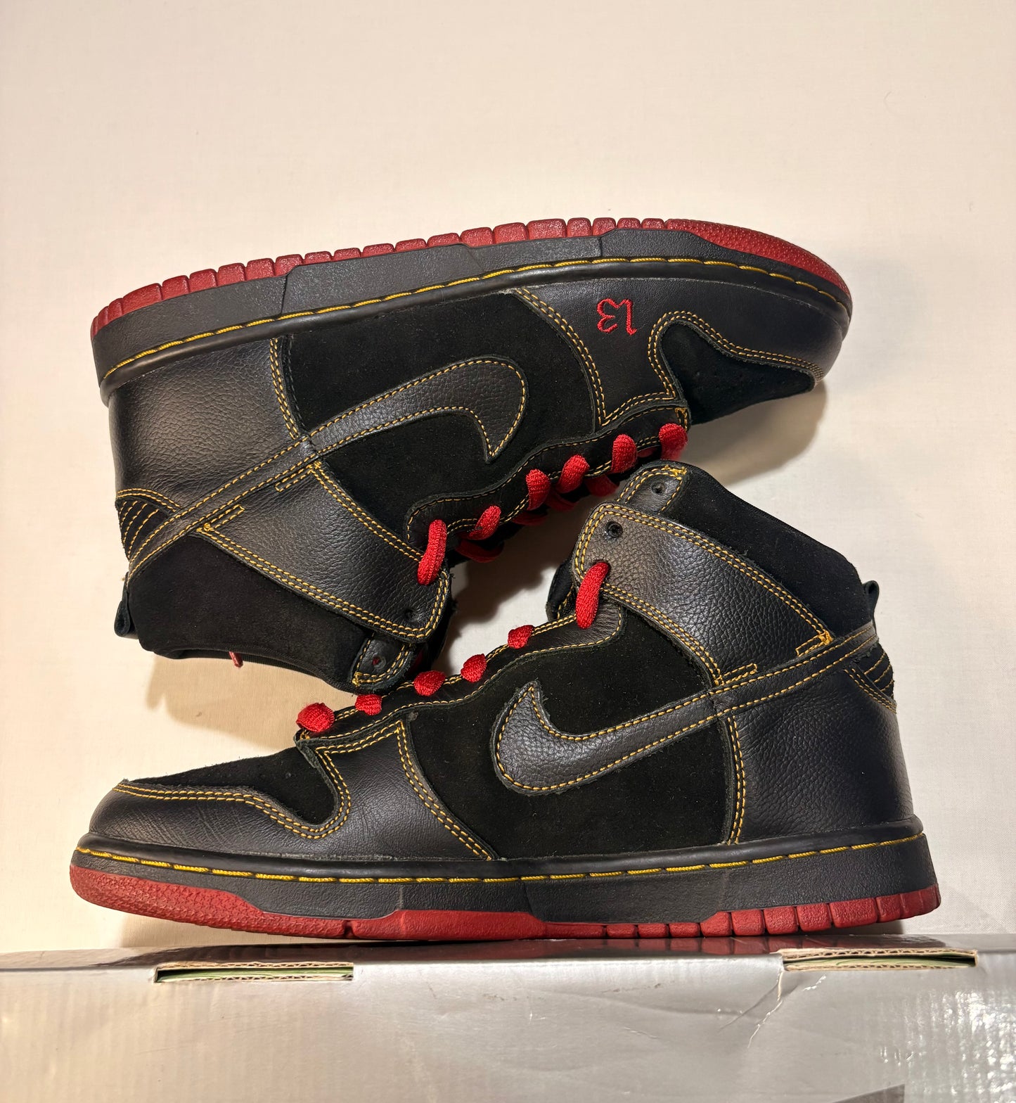 Nike Dunk High Unlucky U7.5