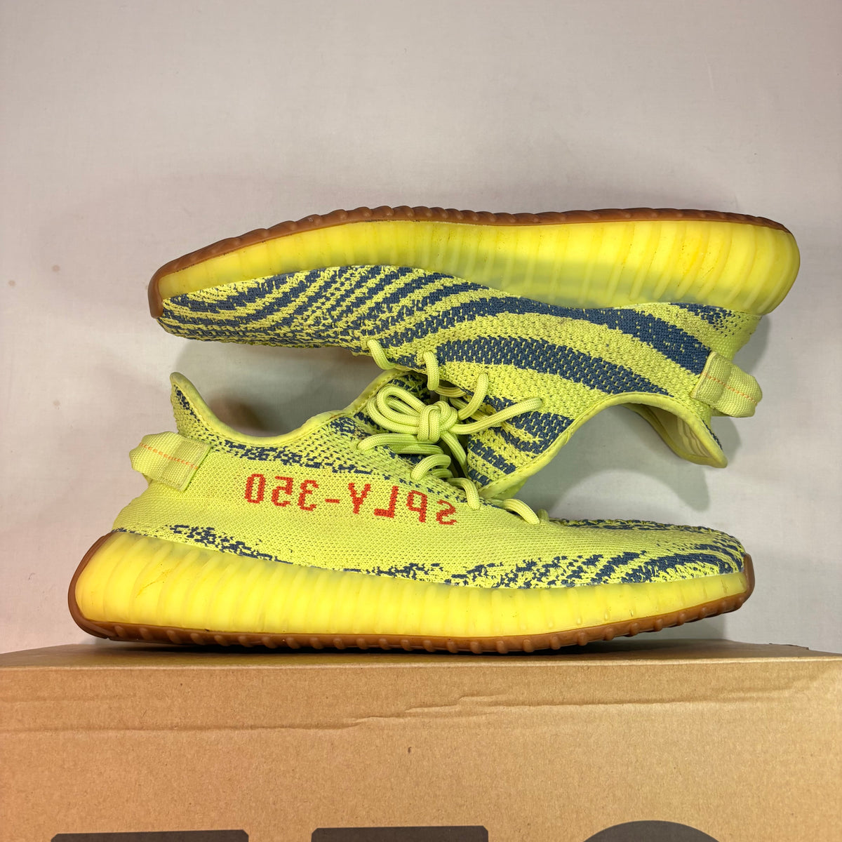 Yeezy Boost 350 V2 Semi Frozen Yellow U10.5