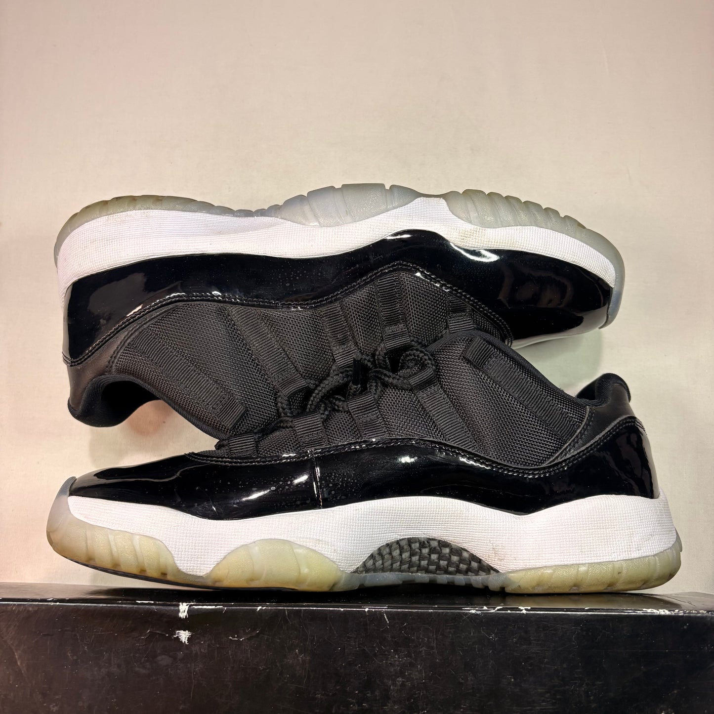 Jordan 11 Retro Low Space Jam U9