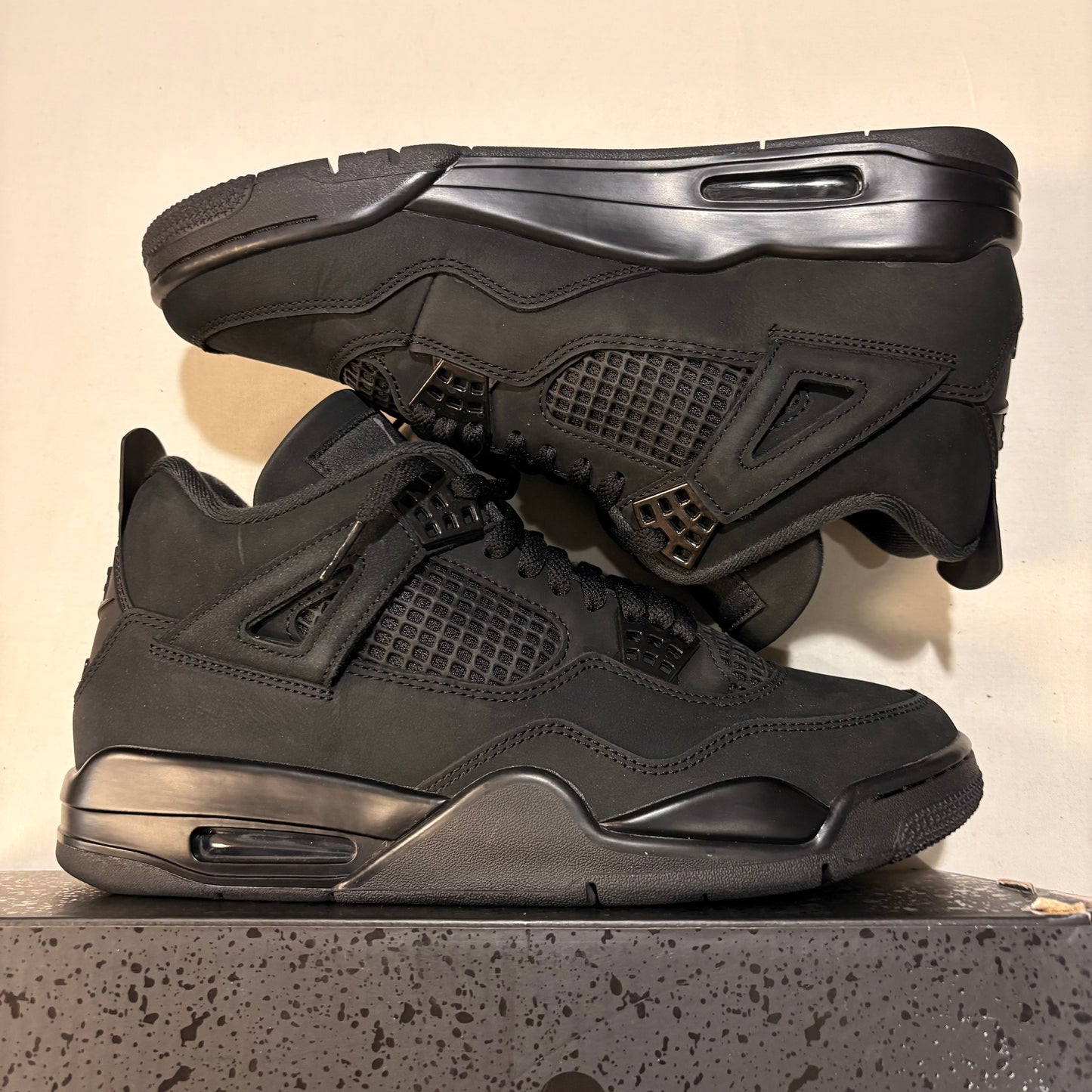 Jordan 4 Retro Black Cat (2025) U10