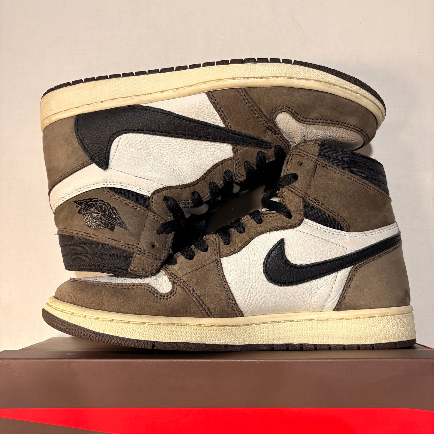 Jordan 1 Retro High Travis Scott Mocha U9.5