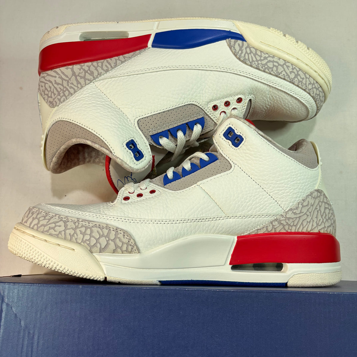 Jordan 3 Retro International Flight U9.5