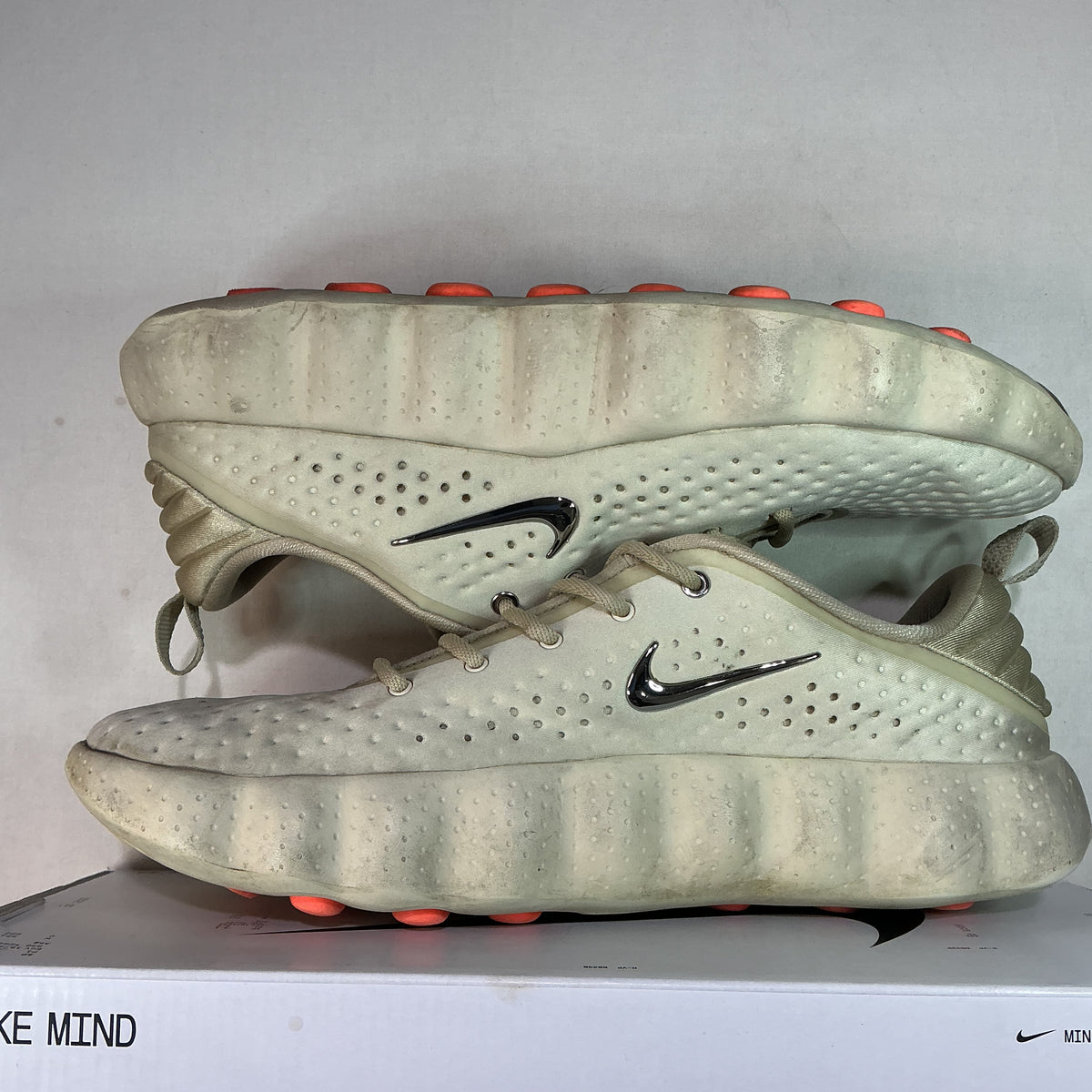 Nike Mind 002 Light Khaki U13