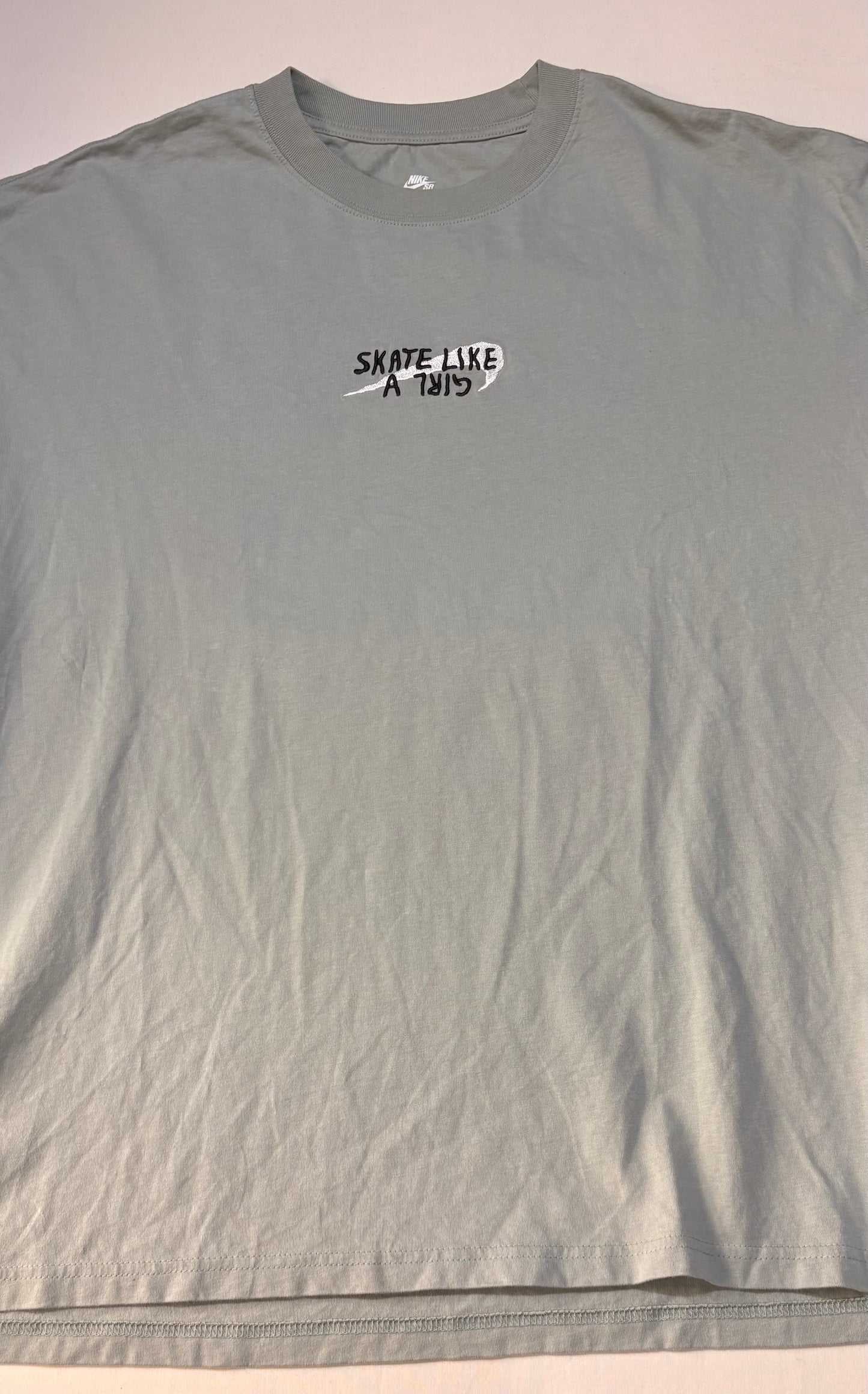 Nike SB Skate Like A Girl Tee Mineral Slate/Dark Teal Green
