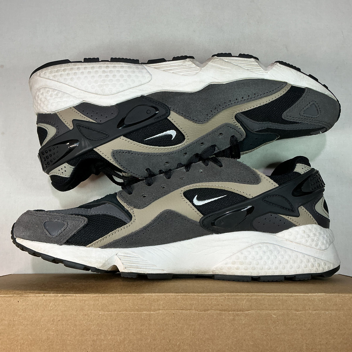 Nike Air Huarache Runner Black Medium Ash U10