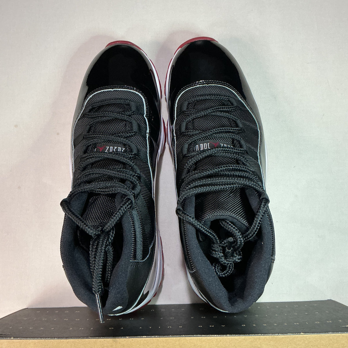 Jordan 11 Retro Playoffs Bred (2019) U10