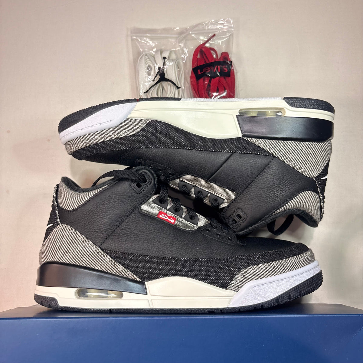 Jordan 3 Retro Levi's Black U10