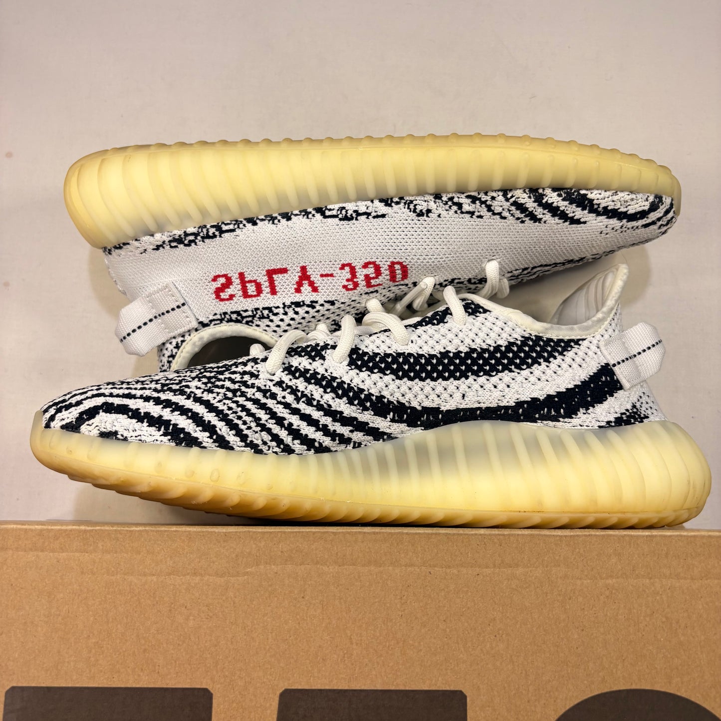 Adidas Yeezy Boost 350 V2 Zebra U9