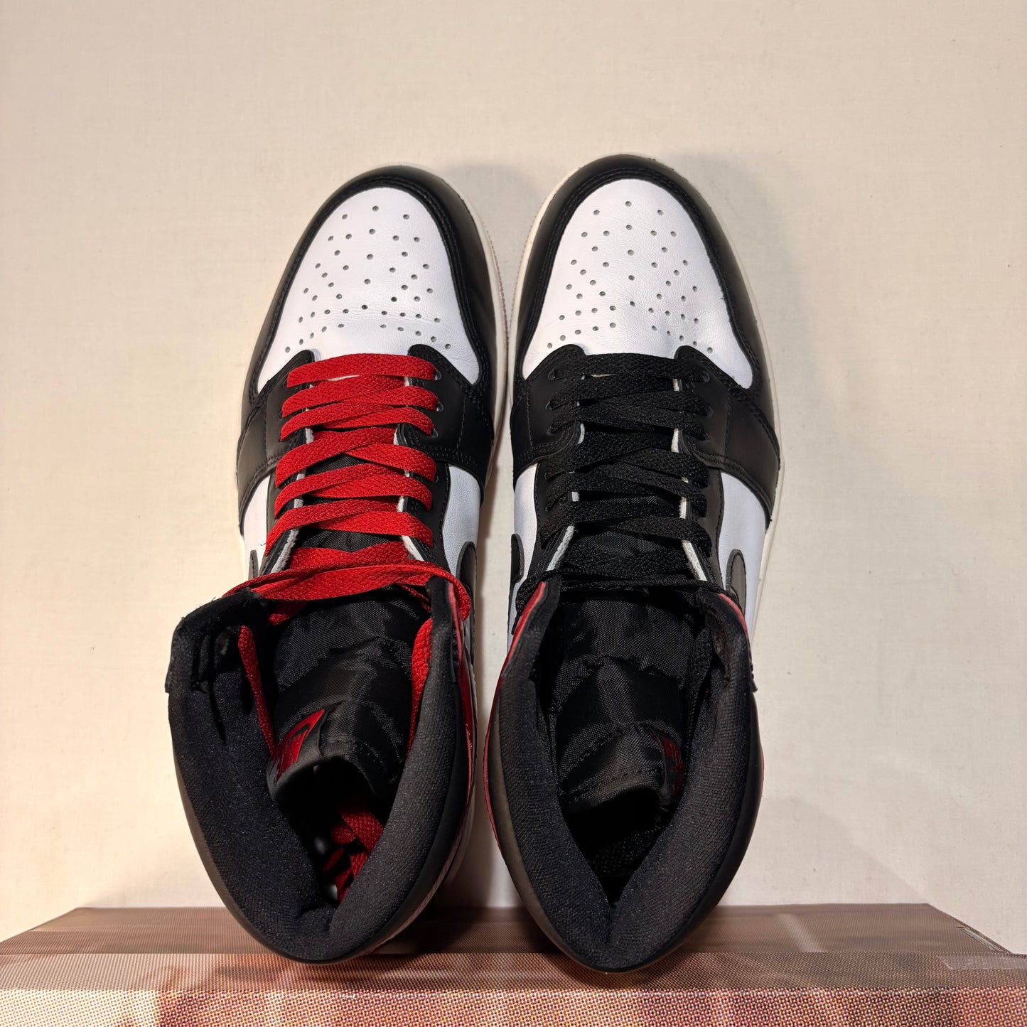 Jordan 1 Retro High Black Toe Reimagined U9.5