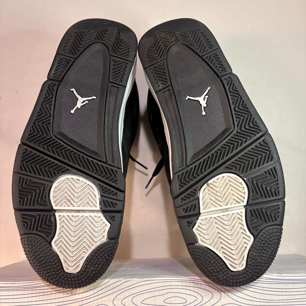 Jordan 4 Retro White Thunder U8