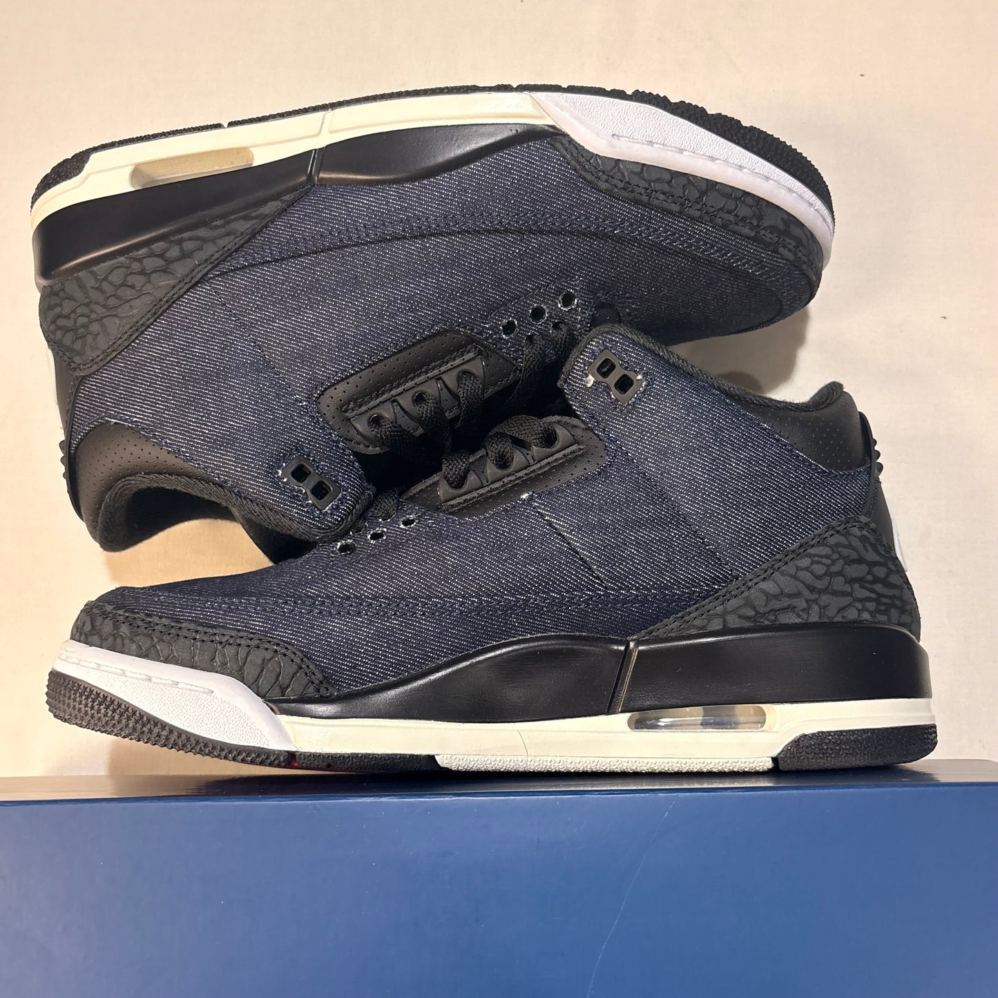 Jordan 3 Retro Levi's Indigo U8