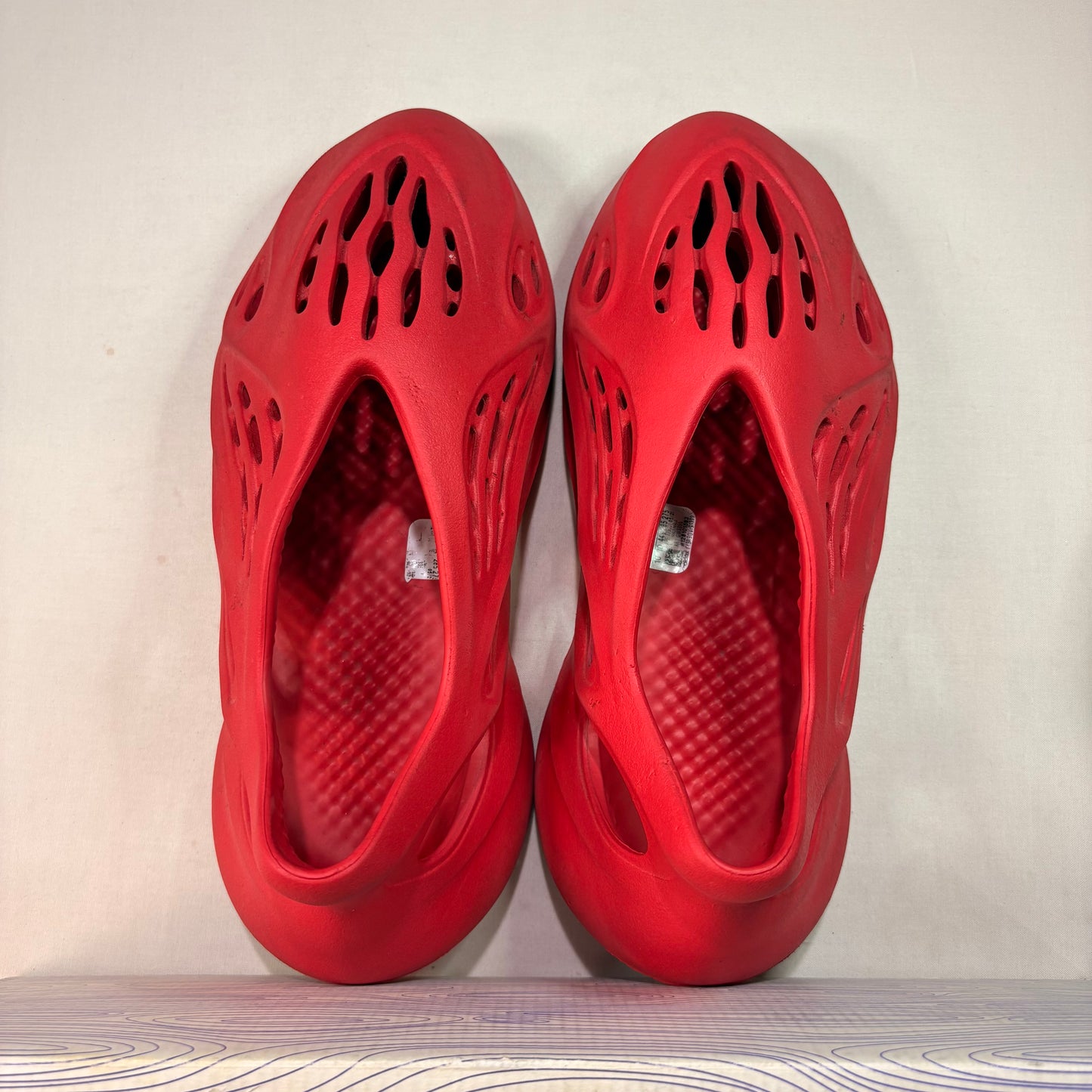 Yeezy Foam RNNR Vermillion U10
