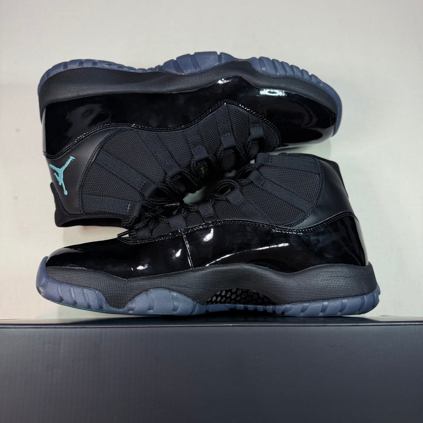 Jordan 11 Retro Gamma Blue (2025) U9.5