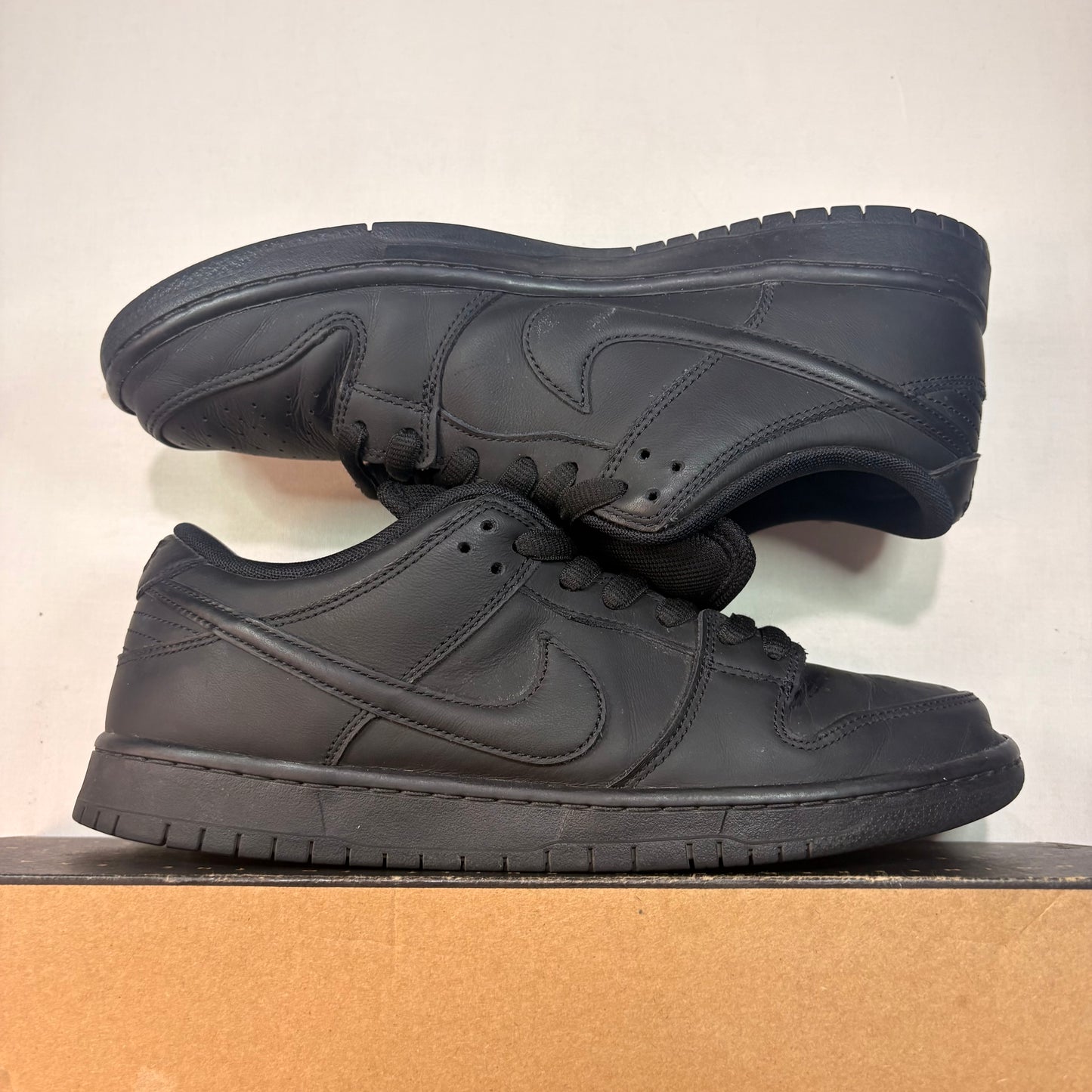 Nike Sb Dunk Low Pro Triple Black U10