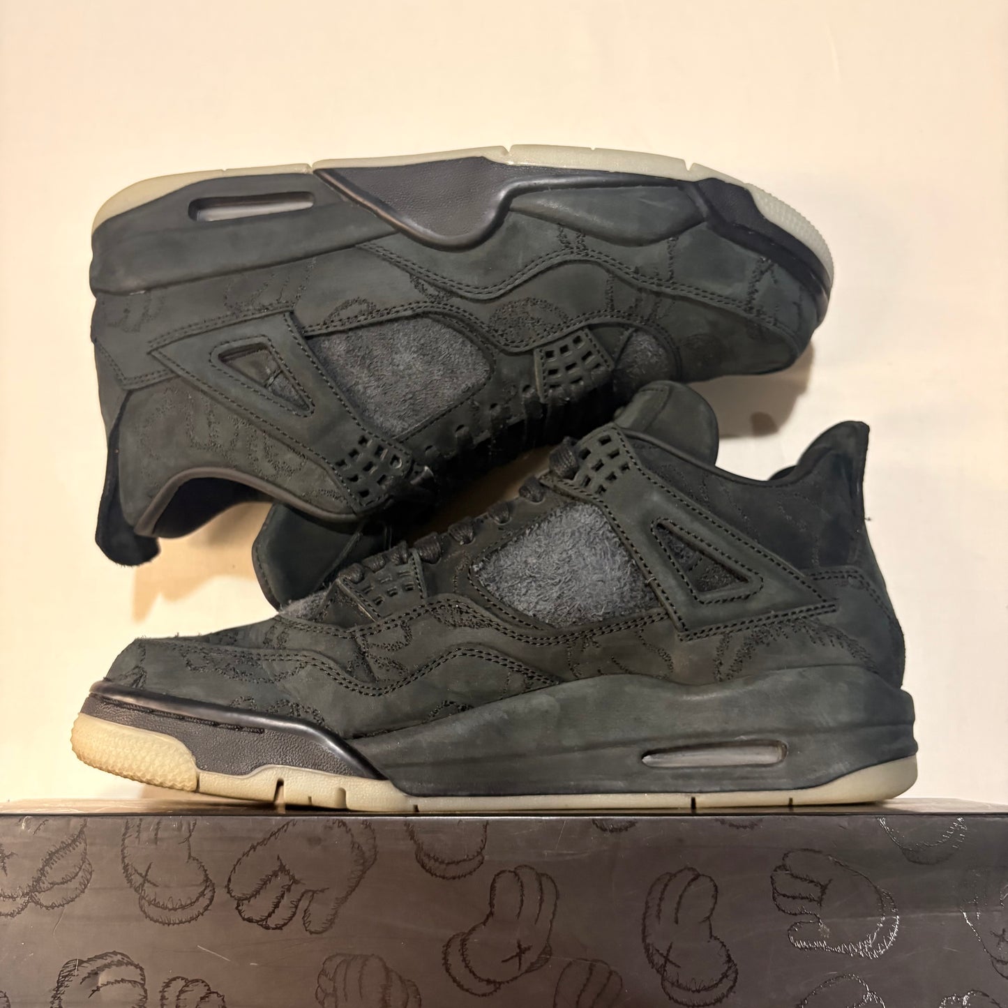 Jordan 4 Retro Kaws Black U9