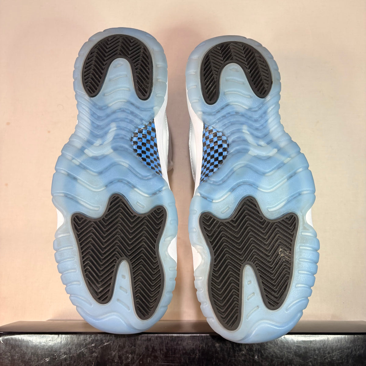 Jordan 11 Retro Legend Blue (2024) U6.5