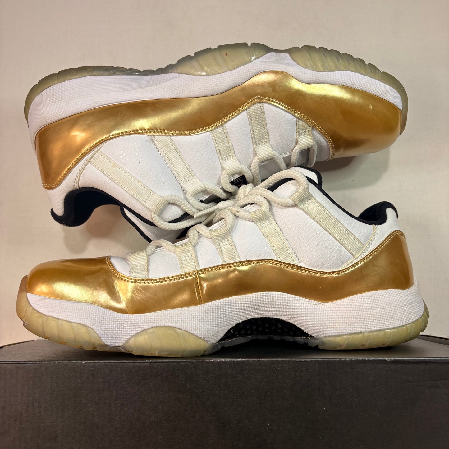 Jordan 11 Retro Low Closing Ceremony U10
