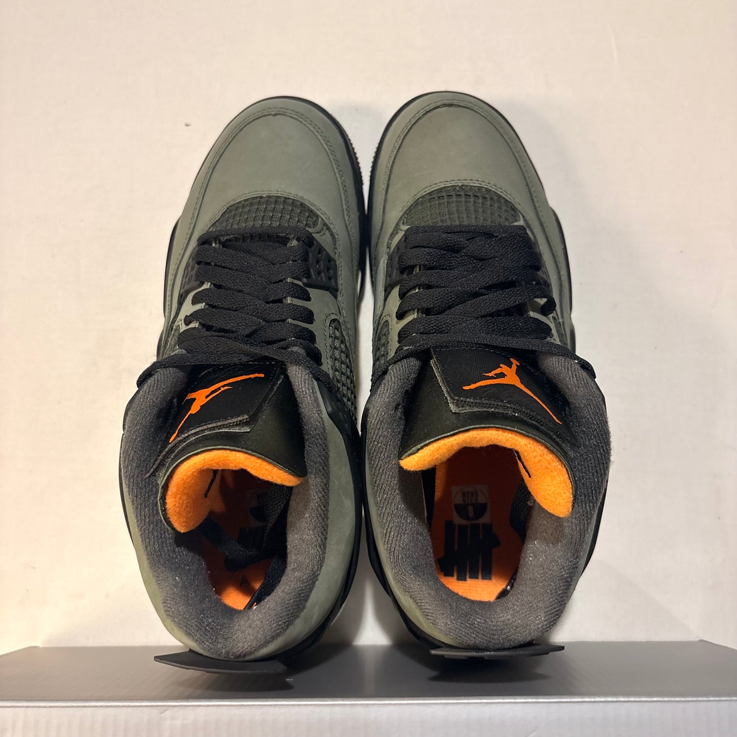 Jordan 4 Retro Undefeated (2025) U8