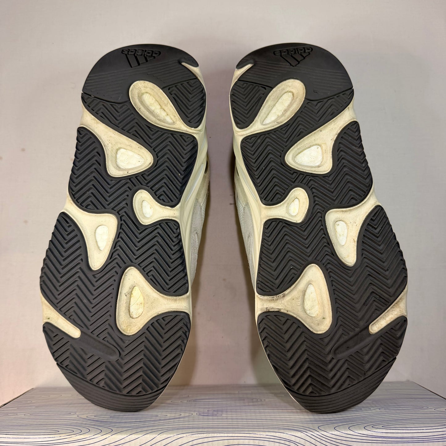 Adidas Yeezy Boost 700 Analog U9.5