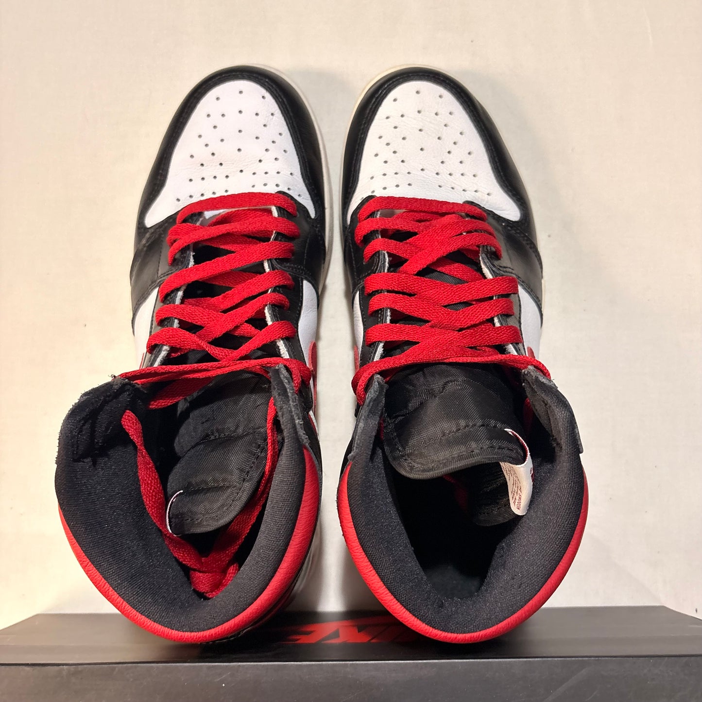 Jordan 1 Retro High Black Gym Red U10