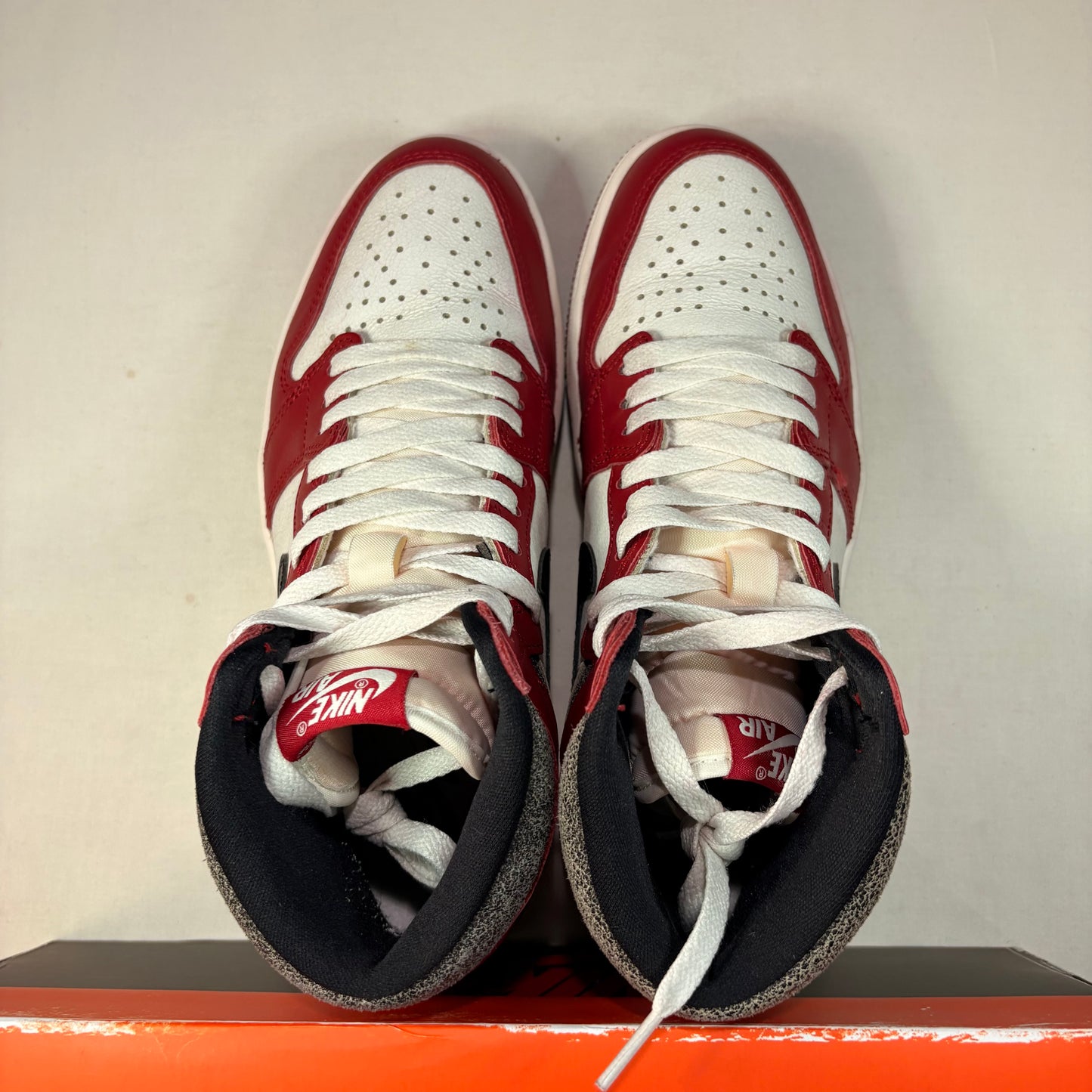 Jordan 1 Retro High Chicago Lost & Found U8.5