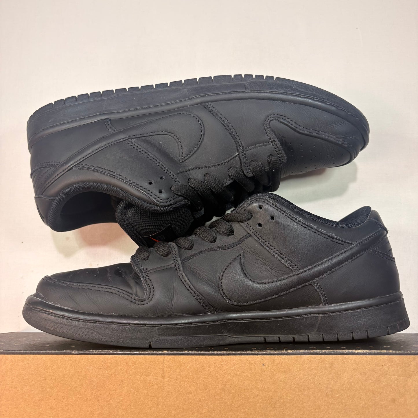 Nike Sb Dunk Low Pro Triple Black U10