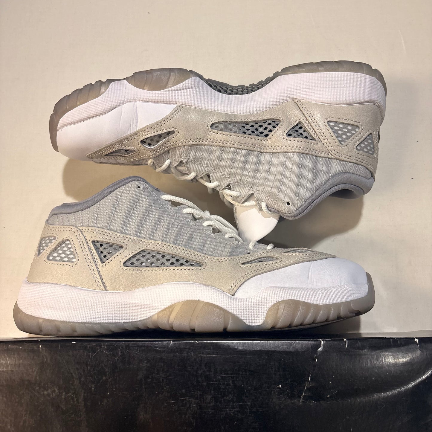 Jordan 11 Low IE Light Orewood Brown U9.5