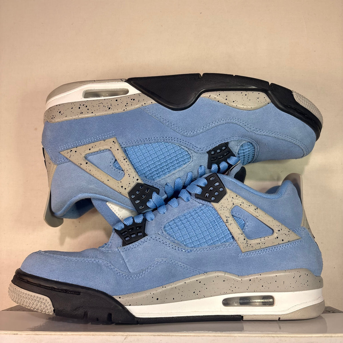 Jordan 4 Retro University Blue U8.5