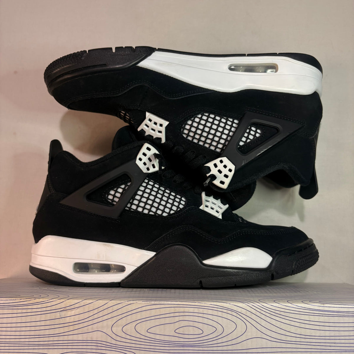 Jordan 4 Retro White Thunder U8