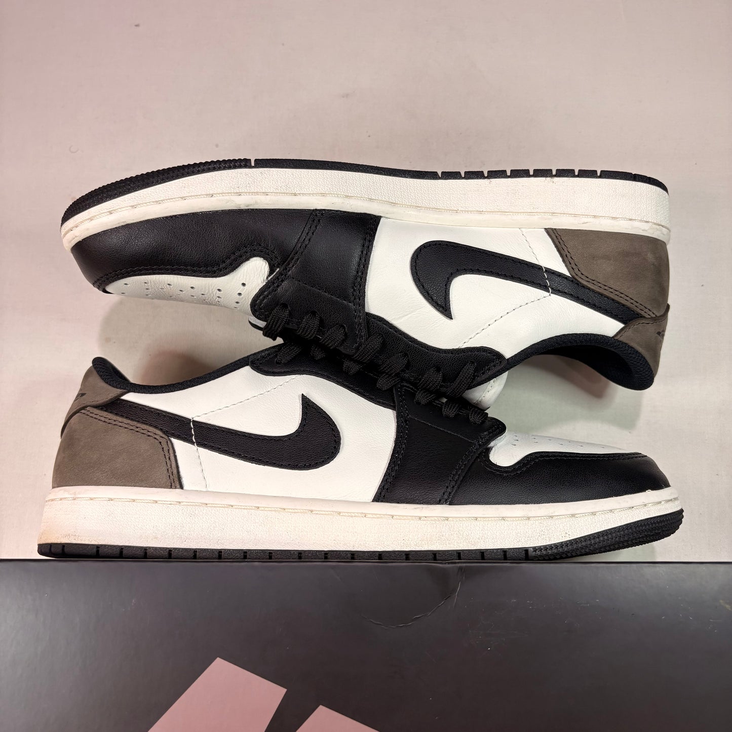 Jordan 1 Retro Low Mocha U9.5