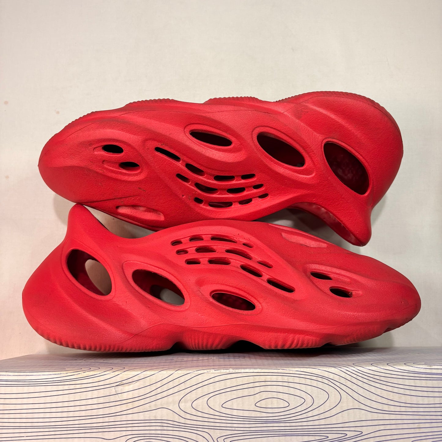 Yeezy Foam RNNR Vermillion U10